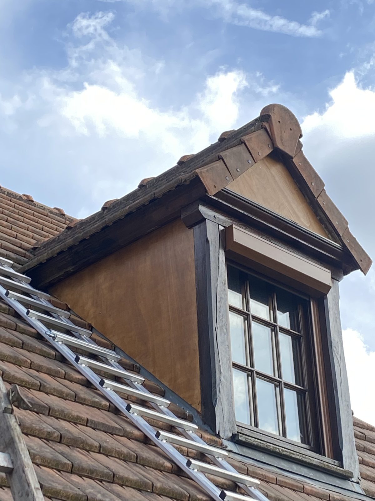 Pose de Velux & lucarnes — Les Artisans du Toit à Champs-sur-Marne